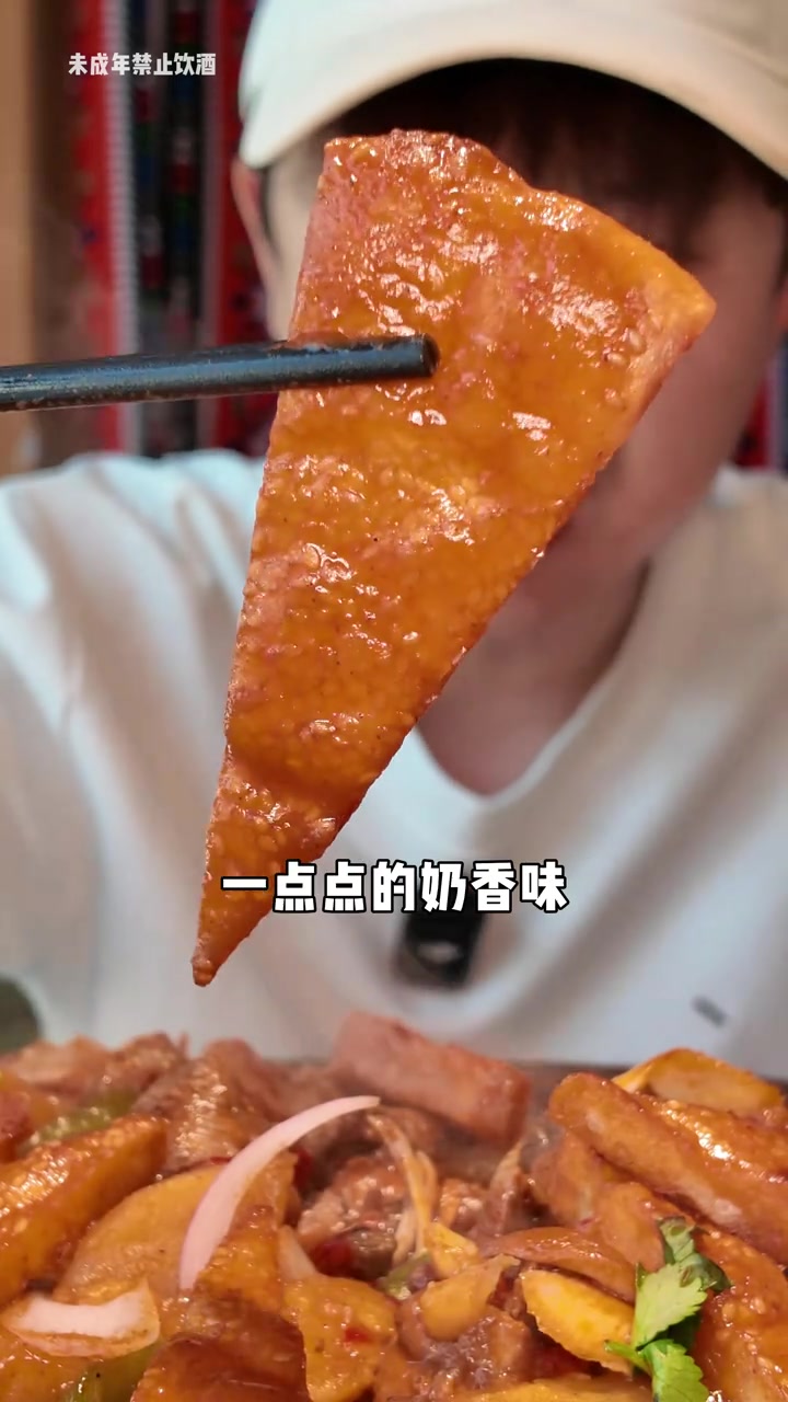 今天在龙湖吃地道新疆菜，每道菜都堪称惊艳