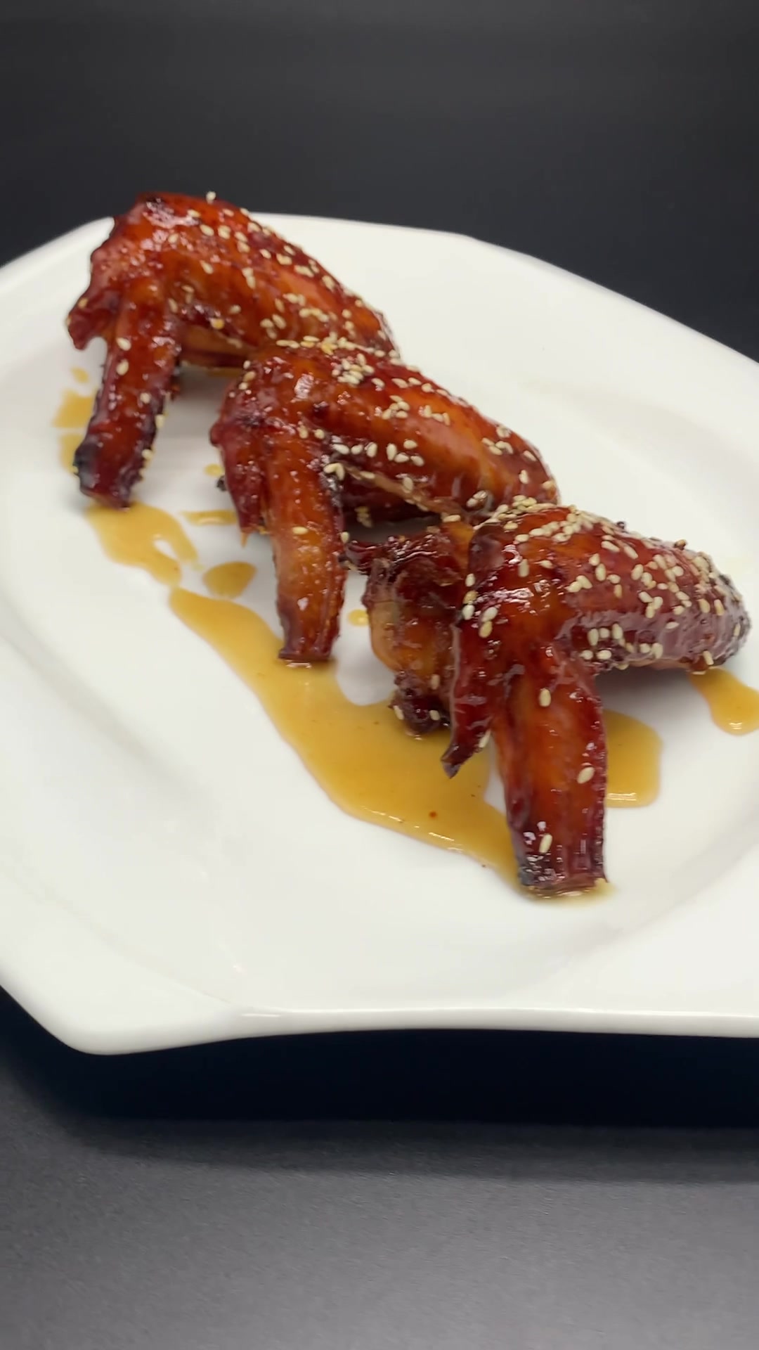 蜜汁烧鸡翅精致摆盘