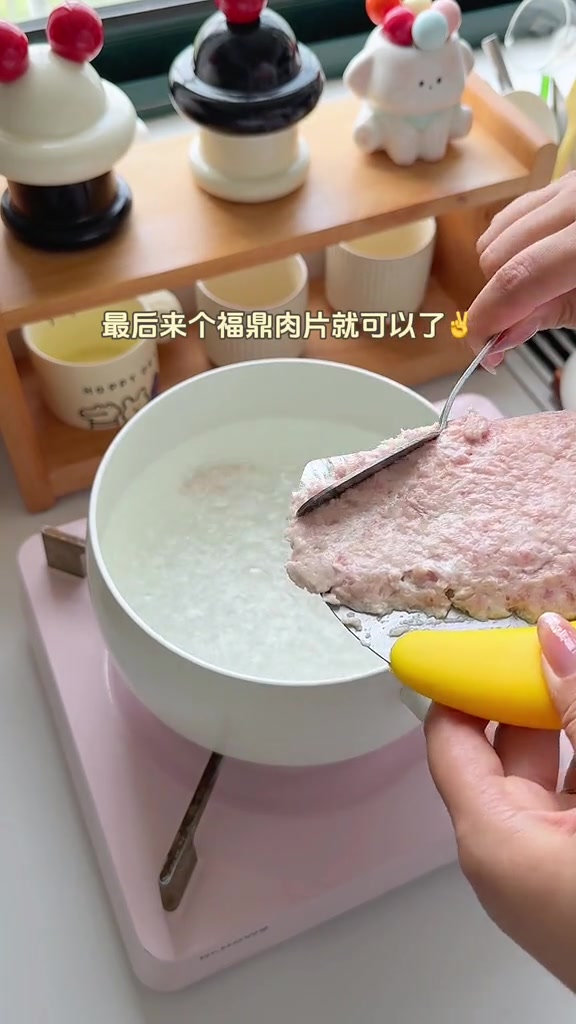 早起给孩子们做卡通煎饺、卷饼烘蛋和福鼎肉片营养早餐啦