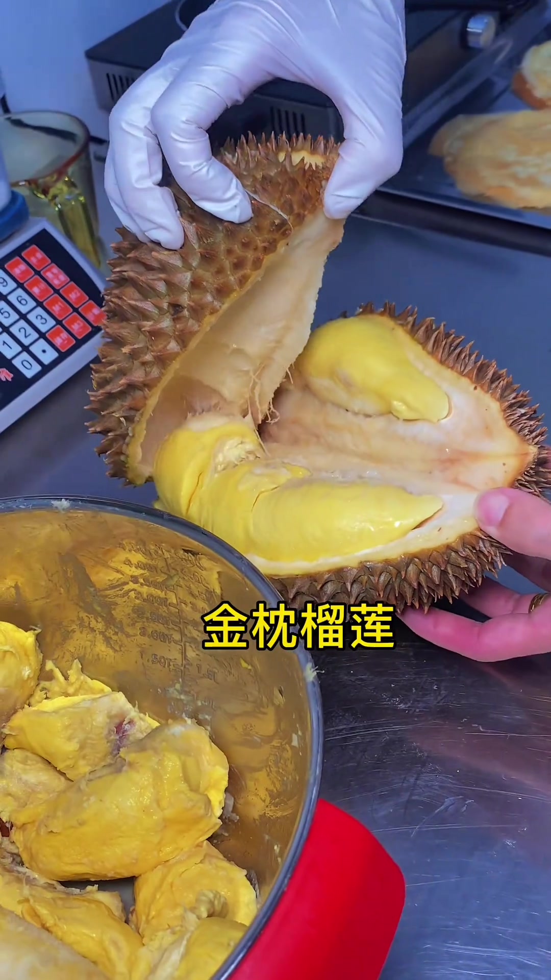 小伙伴们有吃过千层榴莲蛋糕吗?