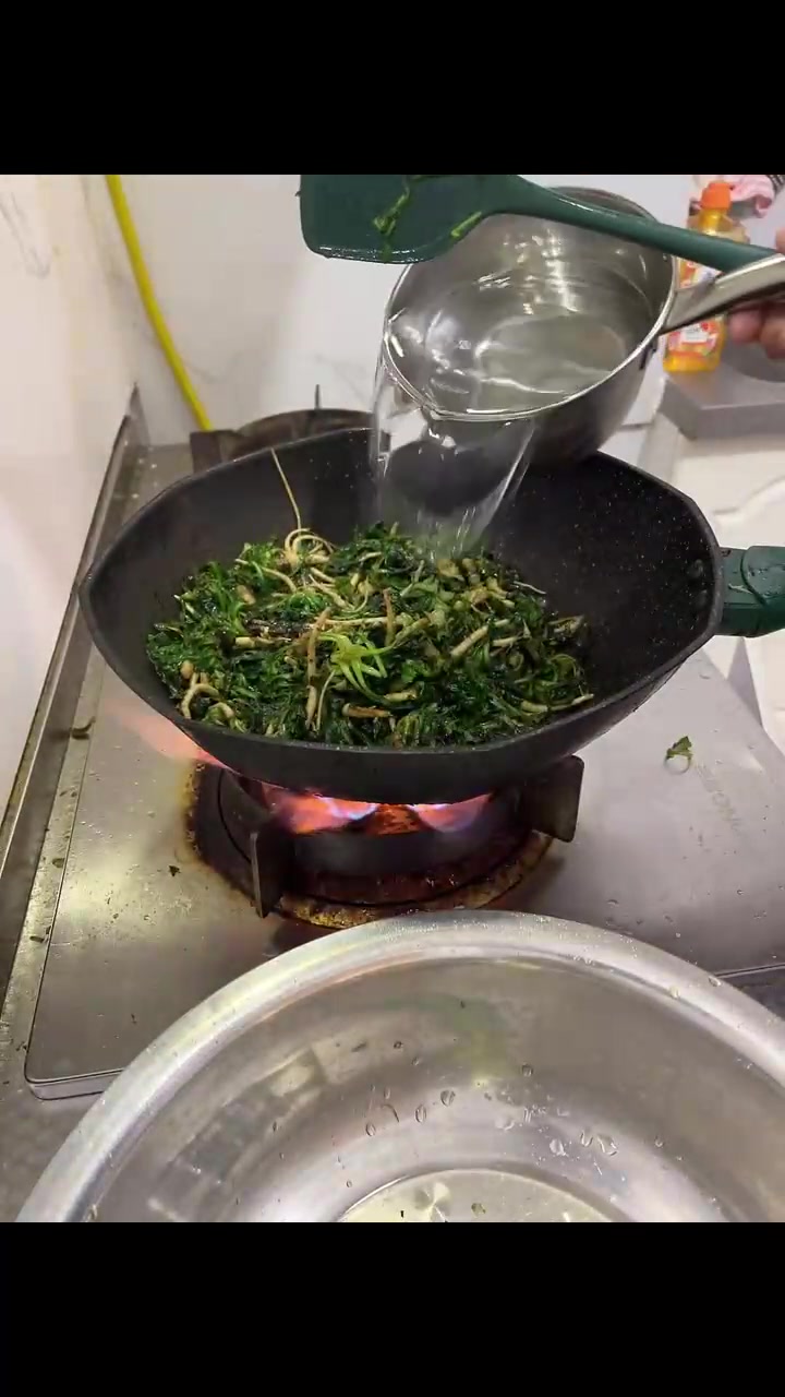 又到了吃野菜的季节了，苦菜汤你是怎么做的