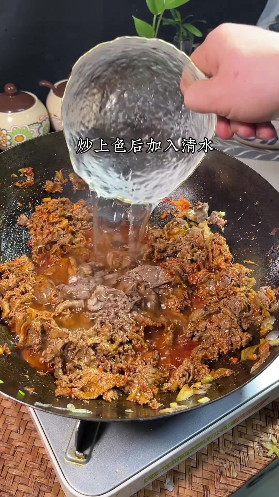 不管是炒肉片还是爆炒羊羔肉都特别好吃,饭店同款