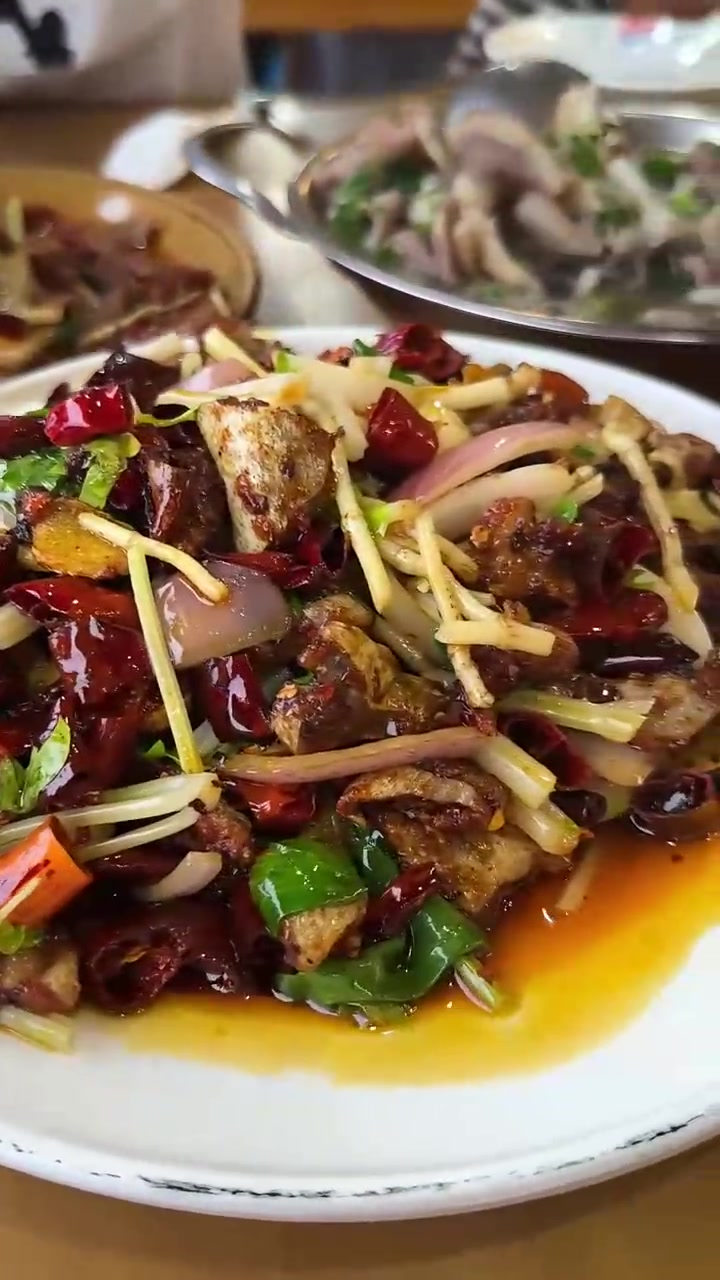 苏稽古镇跷脚牛肉！鲜汤底配软嫩牛肉！绝了