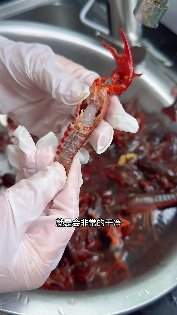 1个人3小时花150搞定12道家常！厨房烟火气，藏着待客心意。今天为公公的老友们露一手，家