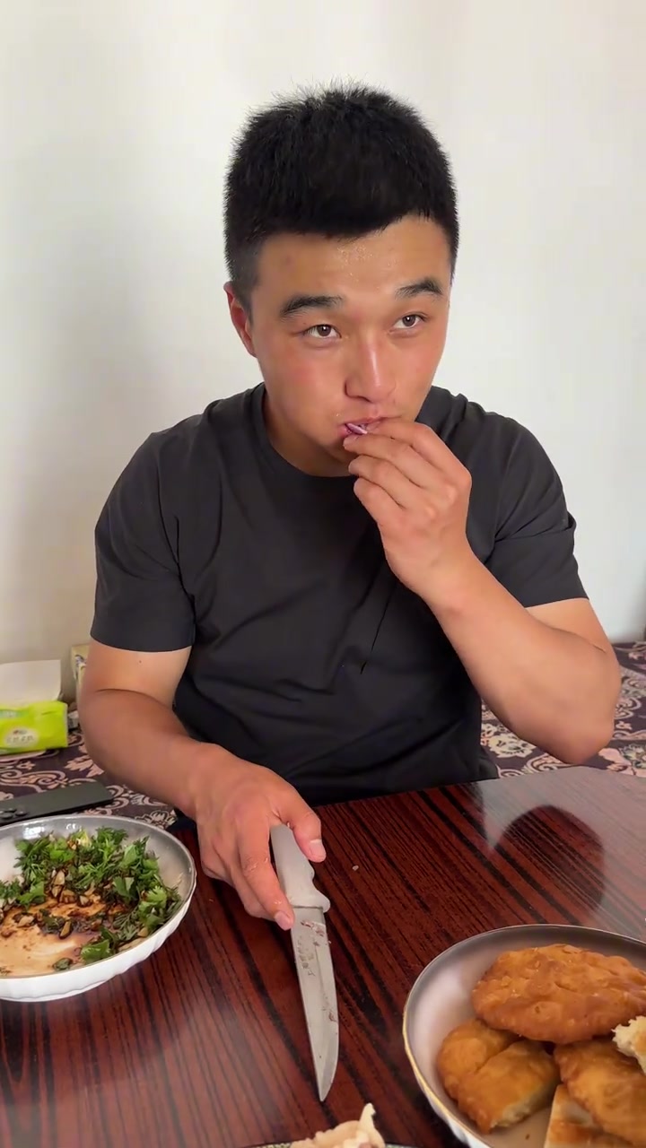 很多朋友不了解我们新疆的民俗。古尔邦节的意义在于提醒世人：爱与被爱，施舍与分享，让身边的人