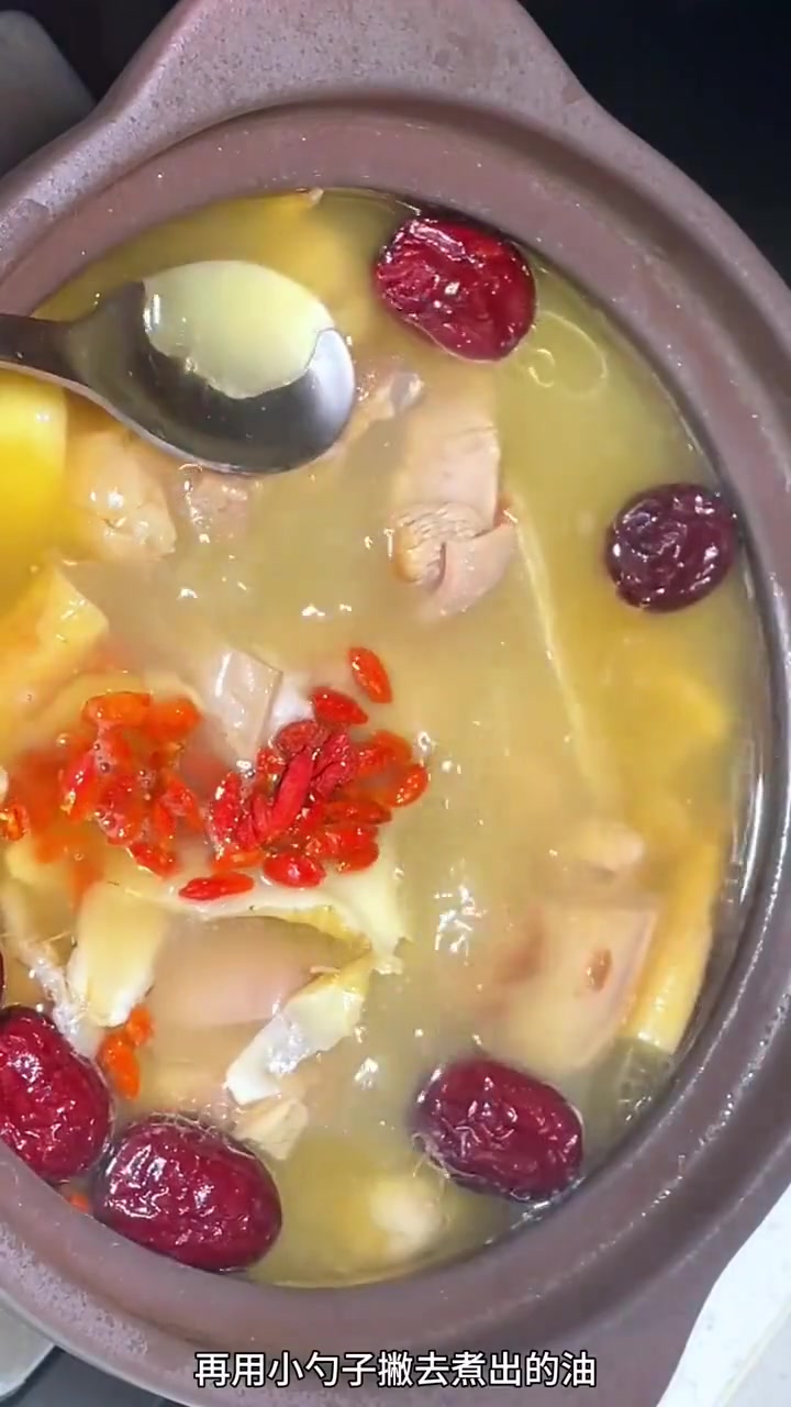 吃完这碗滋补羊肉汤,益气补血,这种做法汤鲜味美羊肉一点也不骚