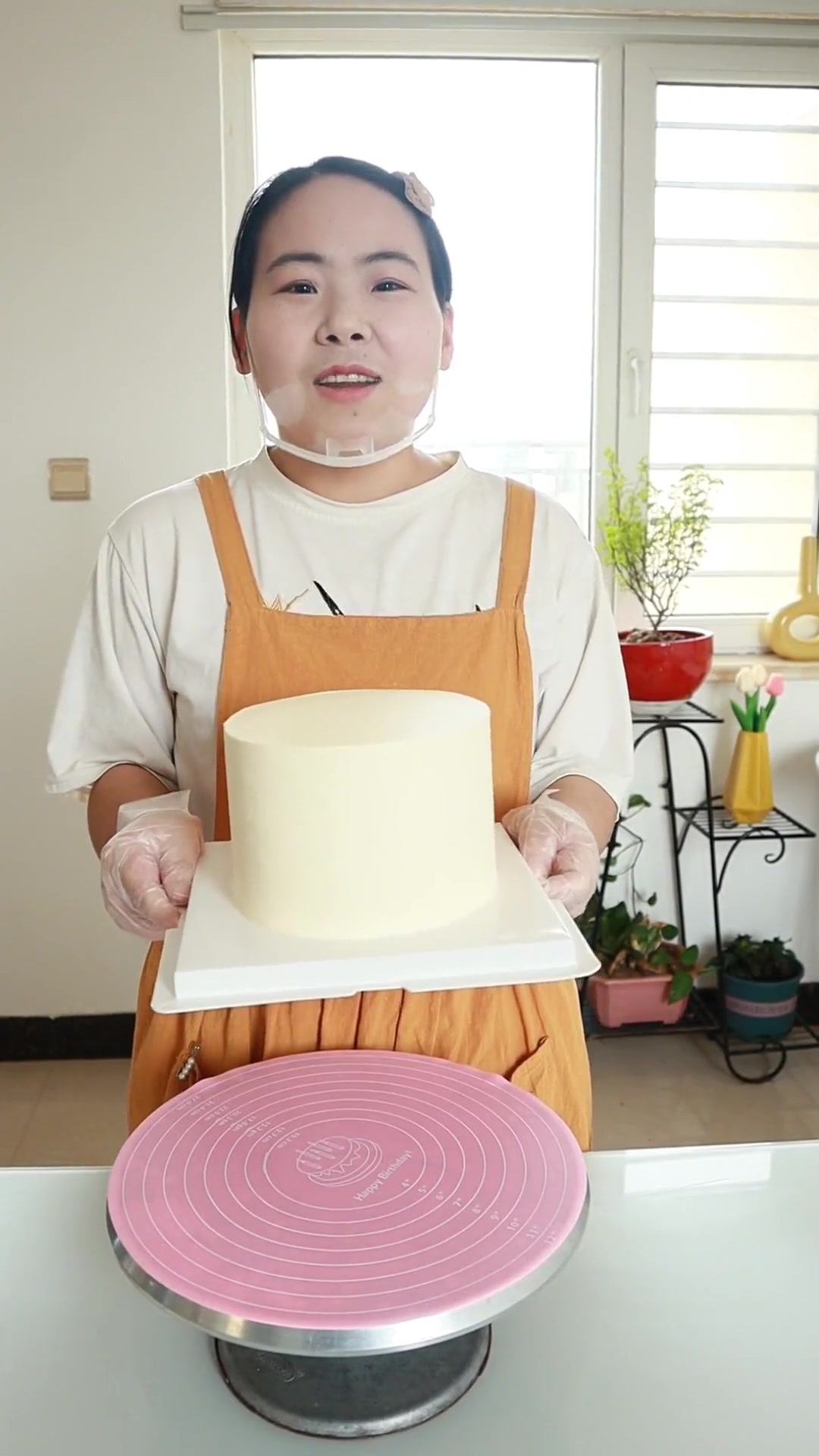 今日制作奶油霜裱花蛋糕!