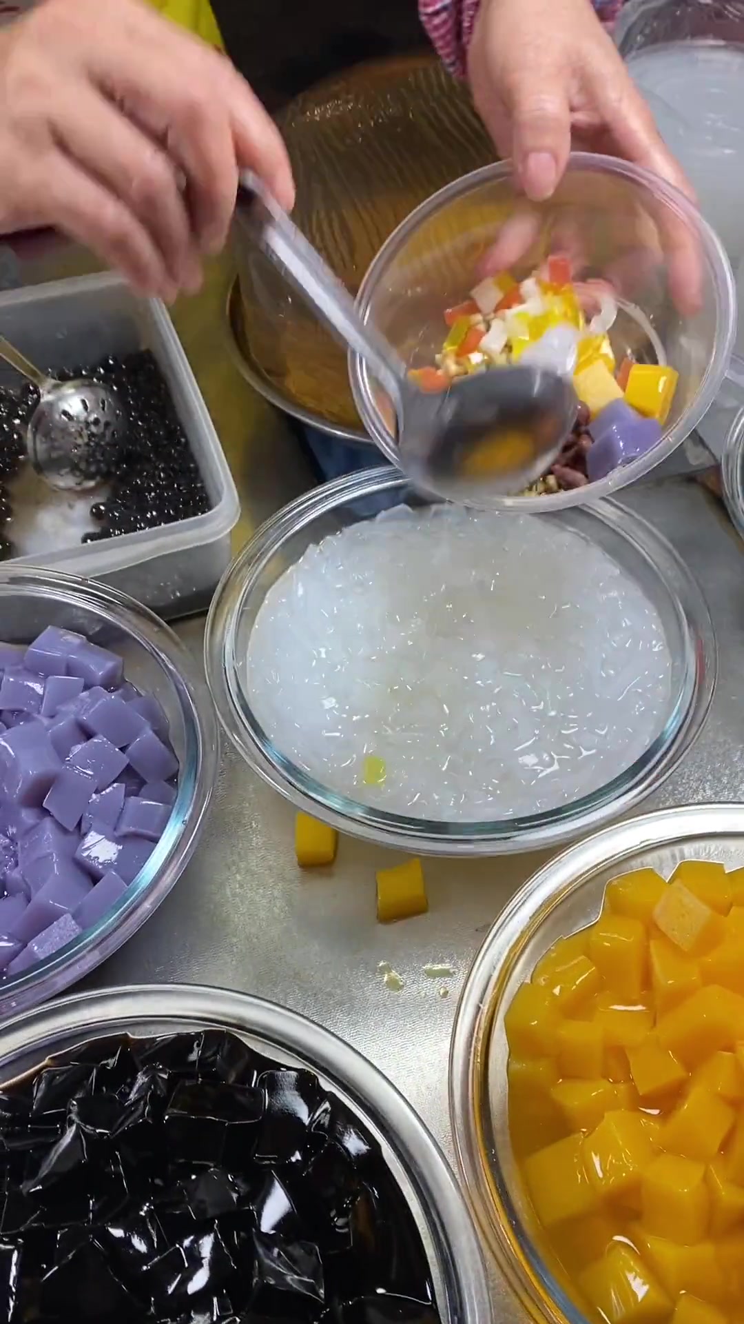 偶遇漳州地道美食四果汤，阿姨放的料好多好多，吃起来幸福感满满！