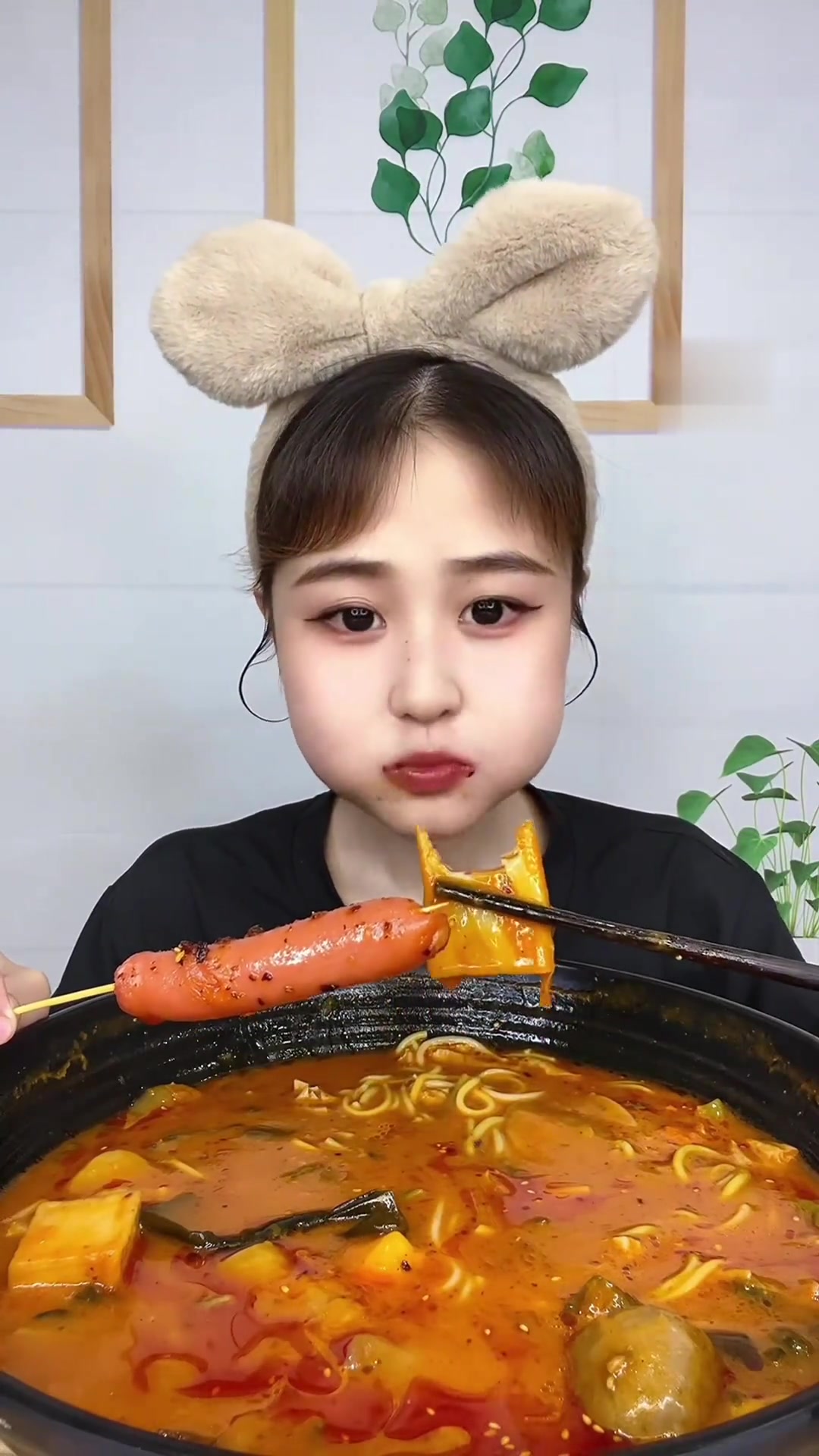 黏黏糊糊滴麻辣烫配炸串尊滴就很香~哪个小可爱要滴?快来!就是那个鱿鱼须给我上了一课哈哈哈哈