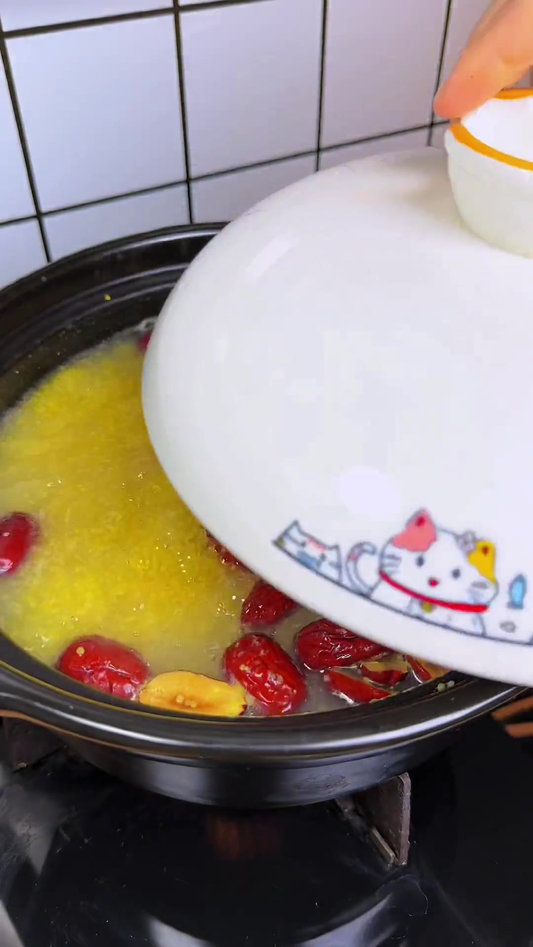 健脾养胃红枣小米粥,记住三点,香浓好喝汤汁稠