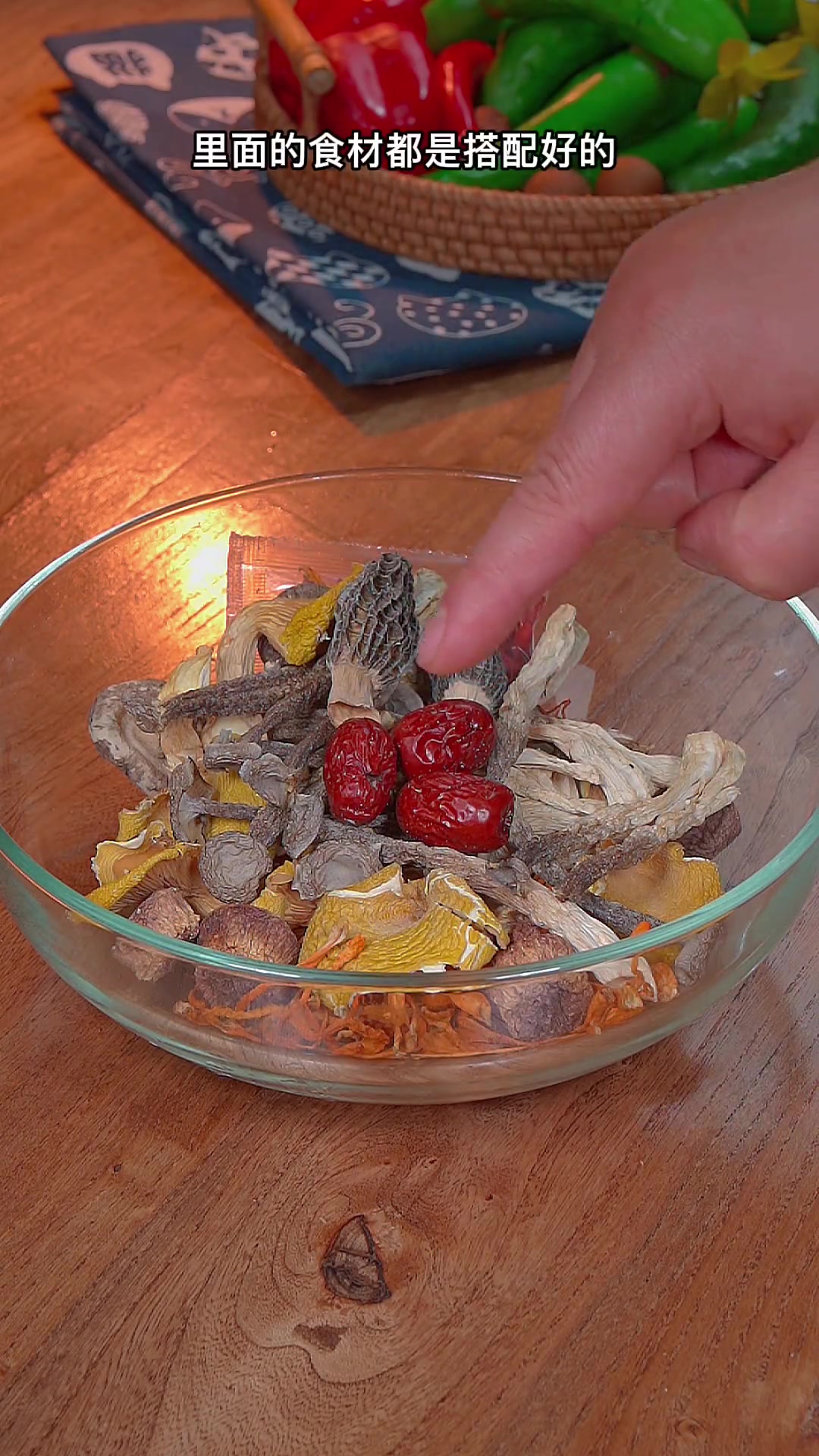 记住在家炖鸡汤只需要放三样东西,炖出来的鸡汤皮脆肉烂,汤鲜味美