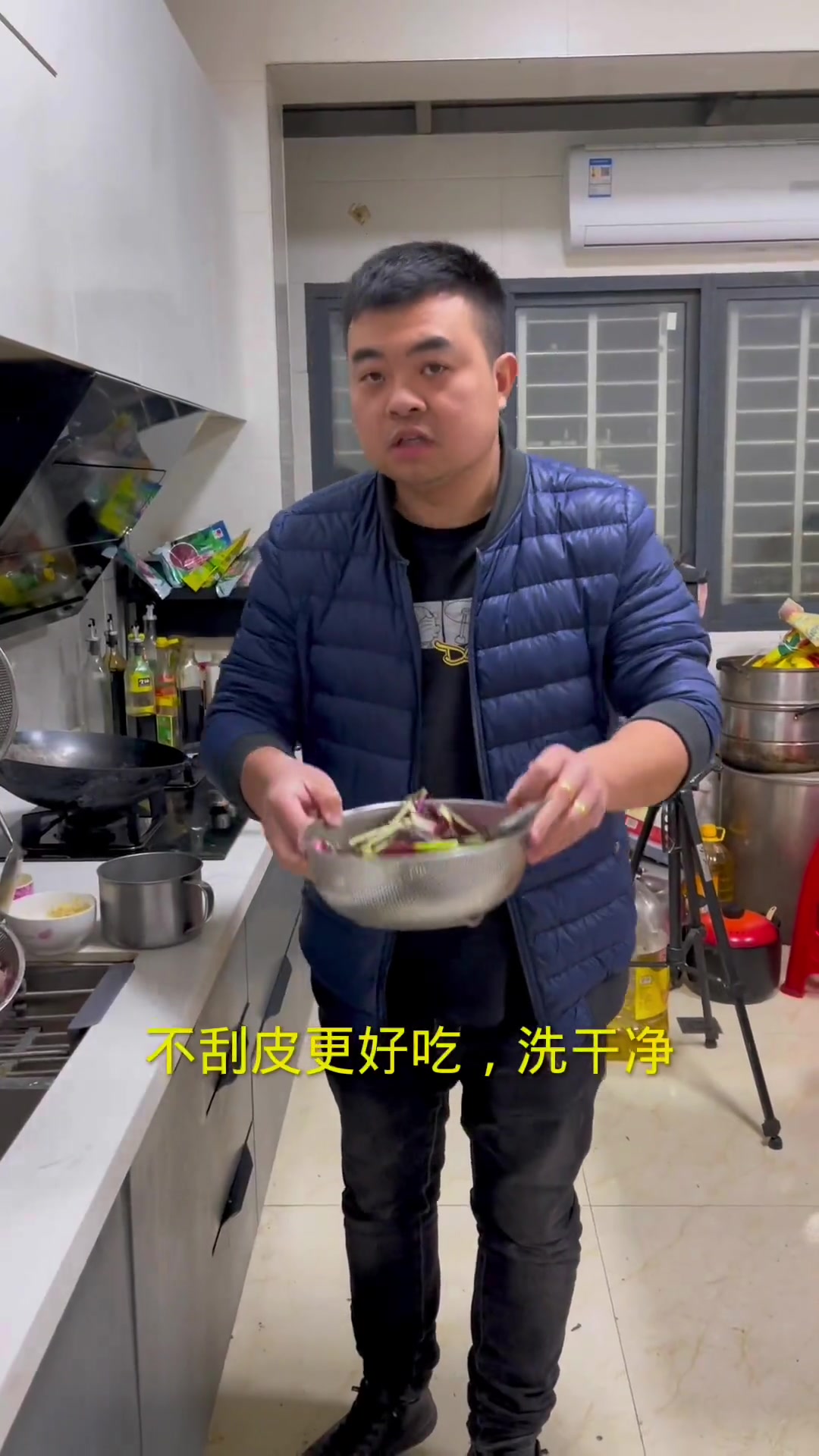 湖北这菜叫法多样,今用它做酸辣苔菜