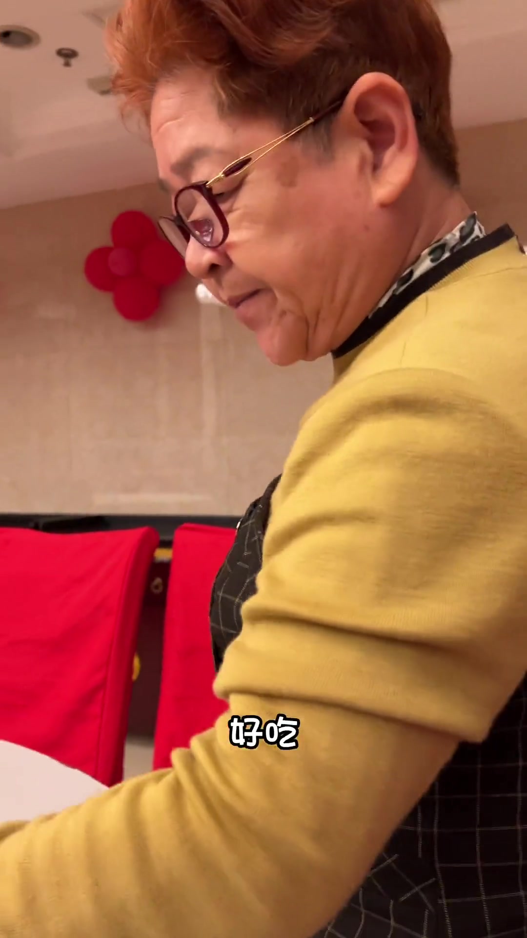 脆皮咸蹄髈菠菜鸡蛋肉丝汤豆腐蒸肉饼