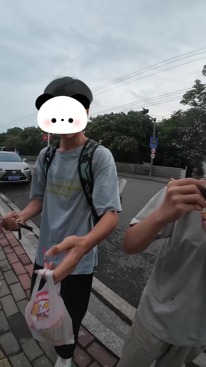 卖给大学生?我的摆摊日记 火鸡面摆摊