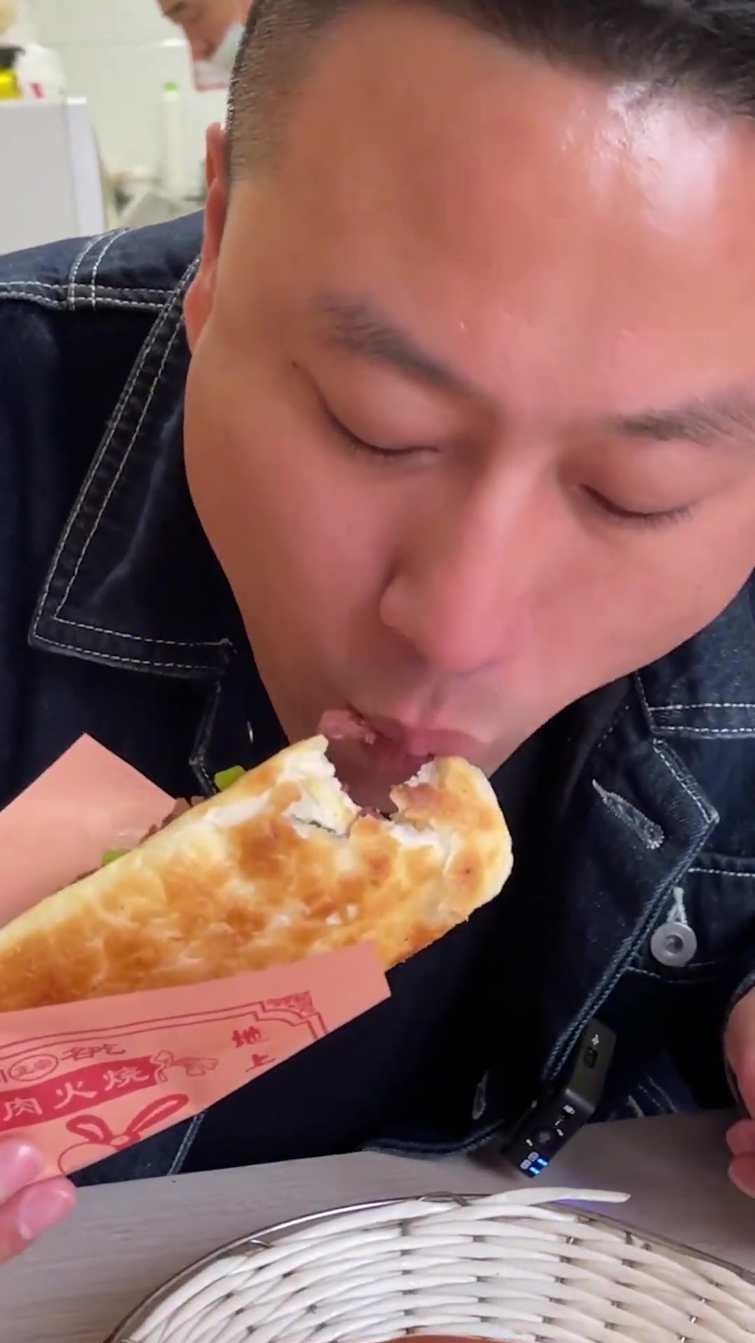探秘合街驴肉火烧小神店,尝尝驴肉啥味!