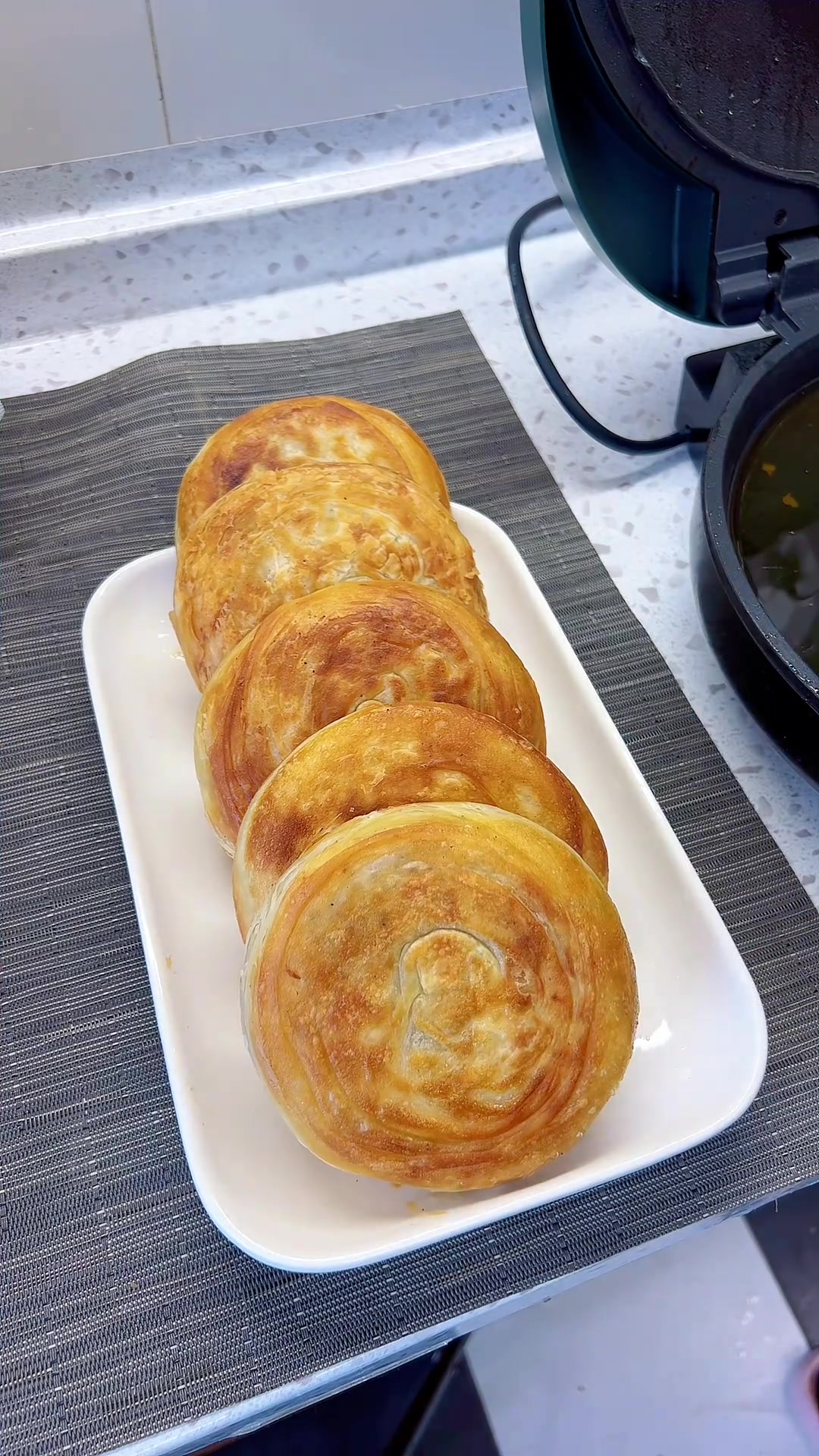今天就来复刻陕西名吃《宫廷香酥牛肉饼》，香酥掉渣，太好吃啦！