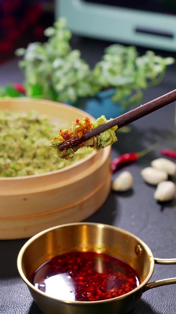 春天正是吃野菜的季节，这种配料可以蒸多种野菜，喜欢给家人也试试吧