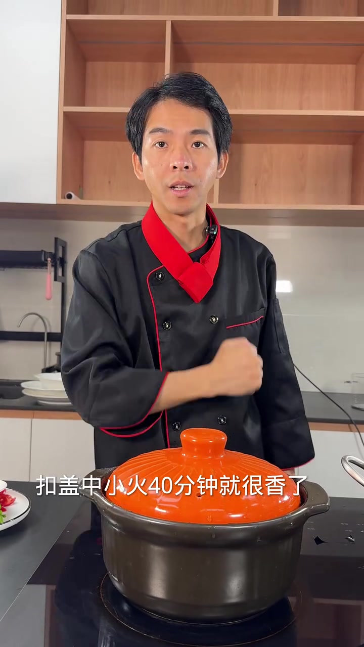 四菜一汤教程：干锅包菜，香葱小炒肉，红烧带鱼，葱姜炒花蛤，还带大骨汤