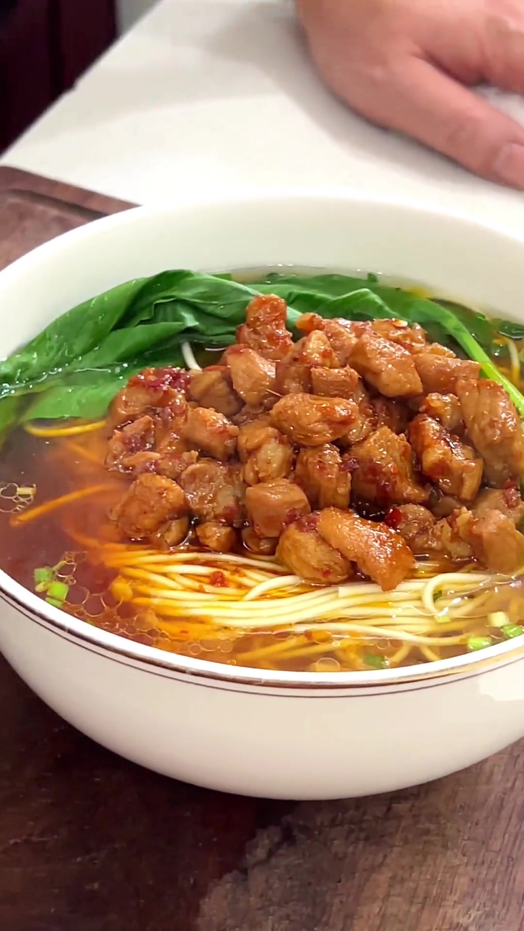 上海人都爱辣肉面，各家做法不同，看我怎么做
