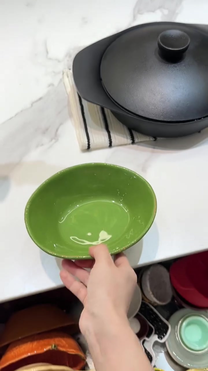 欢迎收看给娃做的不凑合晚餐,晚餐食谱:滑蛋鳗鱼饭、海蜇汤、凉拌西葫芦