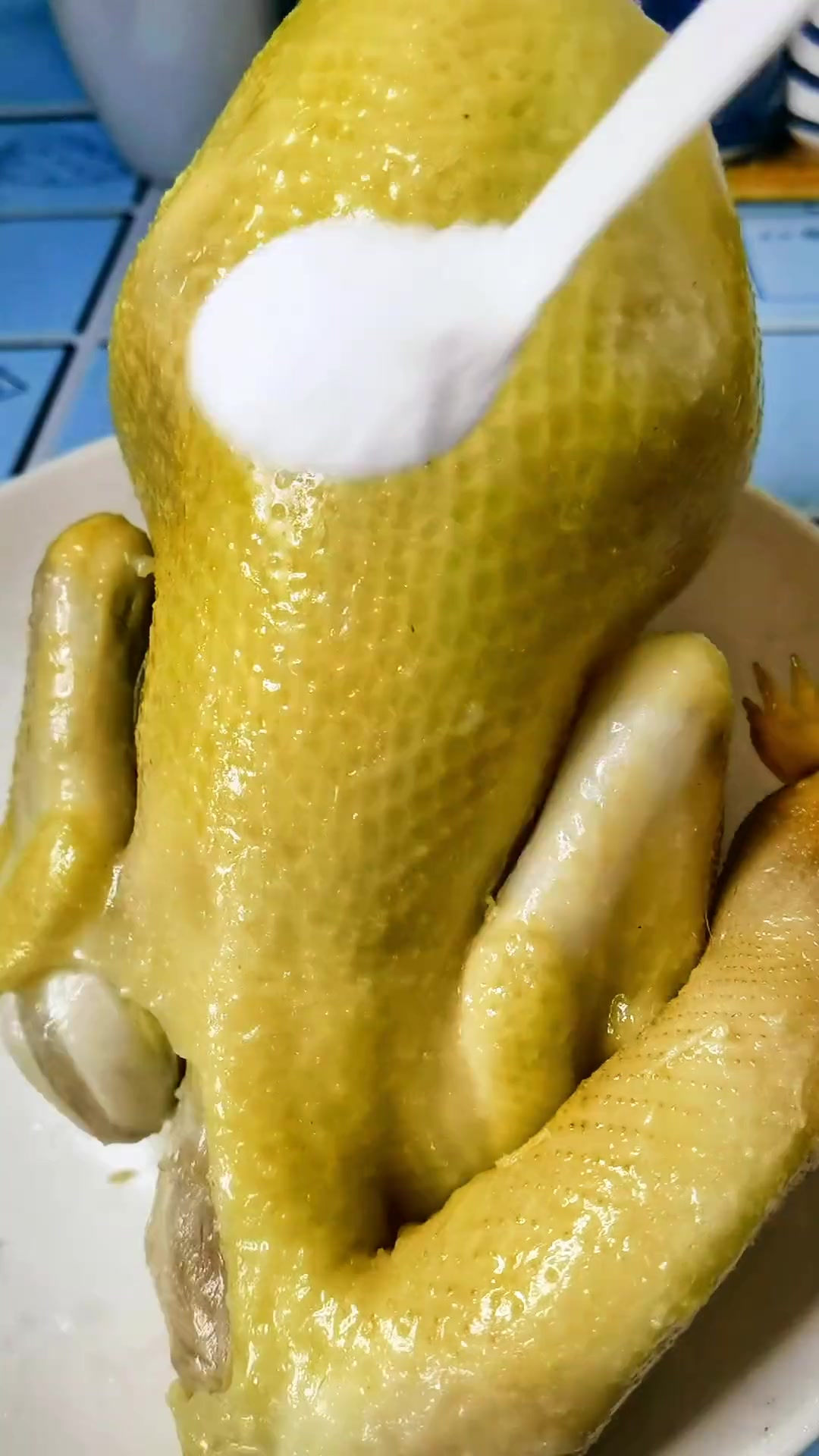 客家咸鸡做法简单，一把盐搞定，原汁原味超好吃！