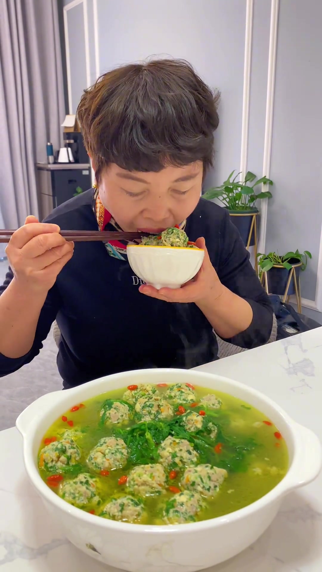 来上一碗汤鲜味美的荠菜圆子,鲜香味美,老少皆宜