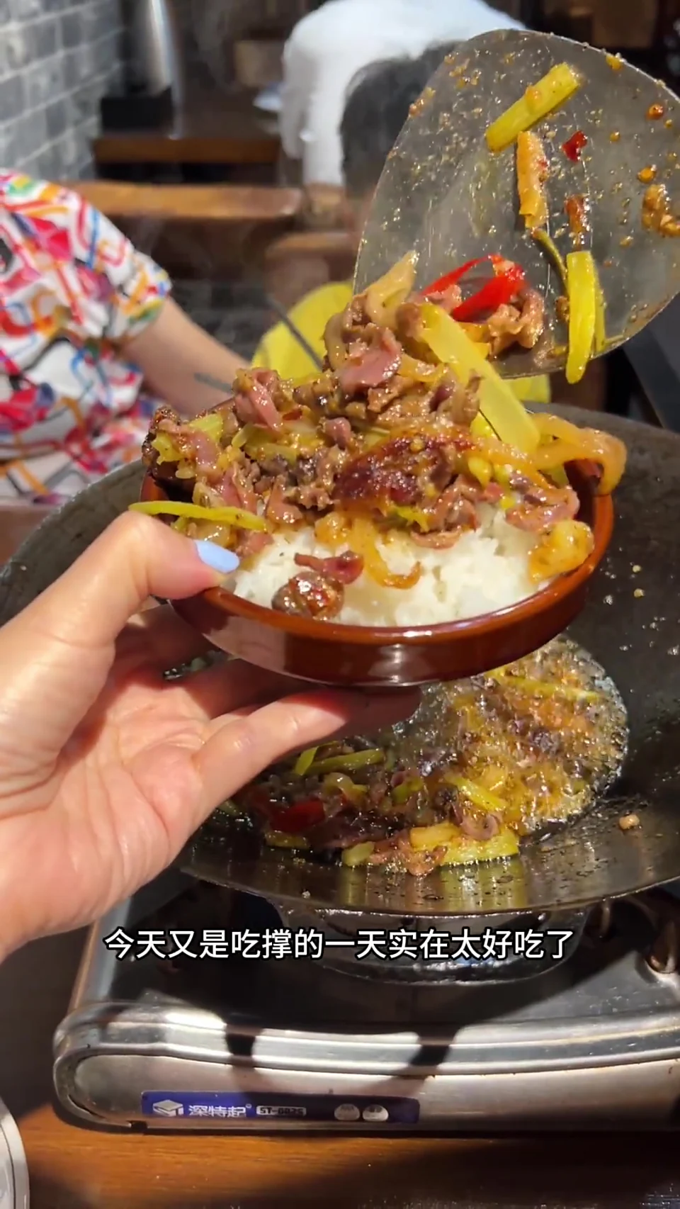 多亏店里一位人美心善的小姐姐,不然我们就白跑一趟了,下次去一定要提前预约,真的好吃到停不下