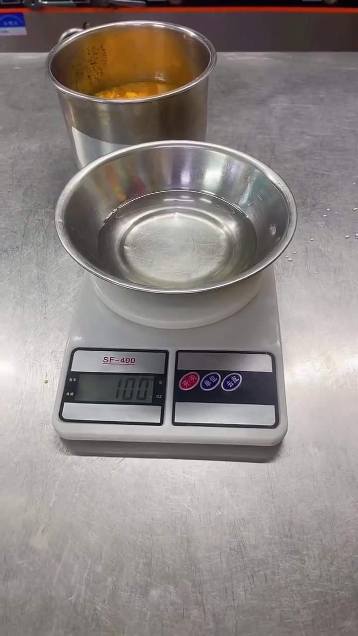 万能酸辣金汤酱:黄灯笼椒酱500克金酸酱200克鸡汁100克白醋100克胡椒粉30克搅拌均