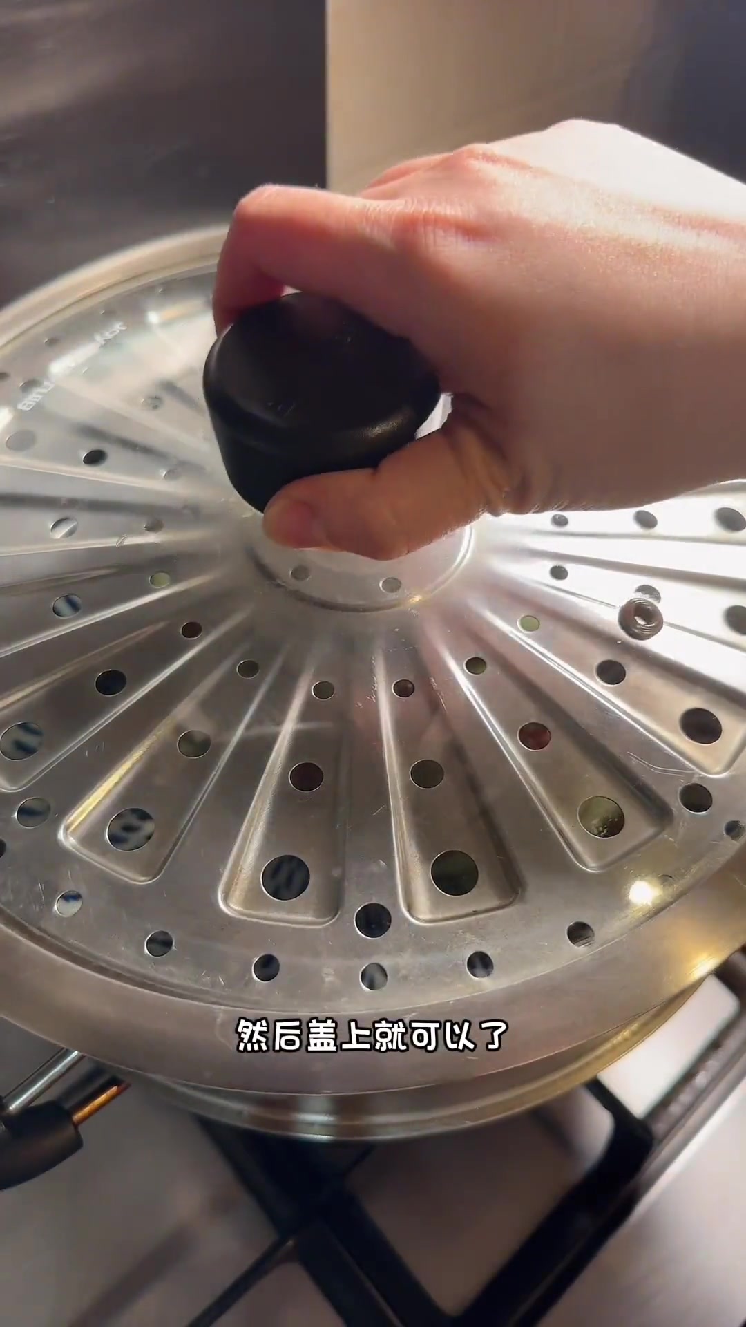 蒸茄盒来咯,也叫茄子夹肉,超级适合夏天吃～