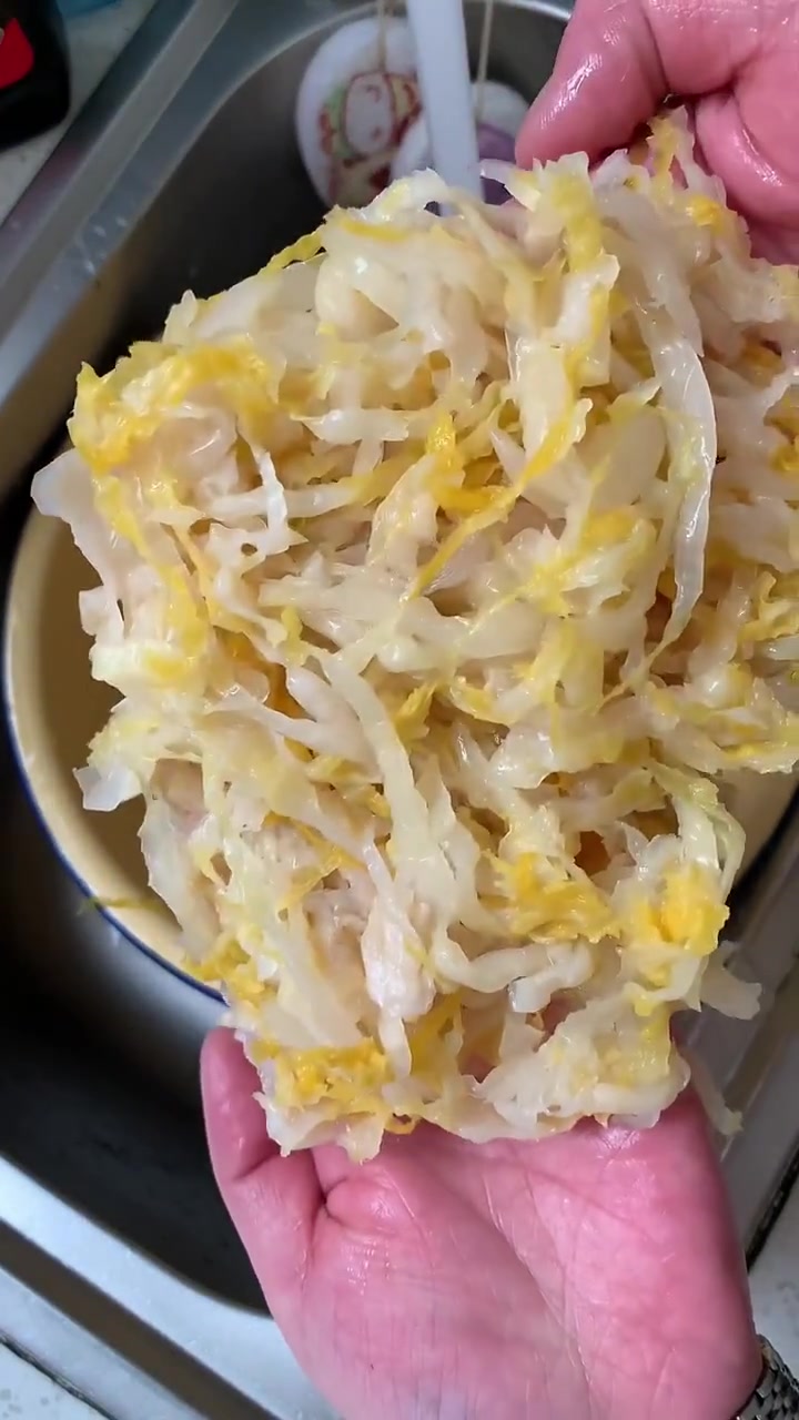 整点清淡的！五花肉煮酸菜教程来啦