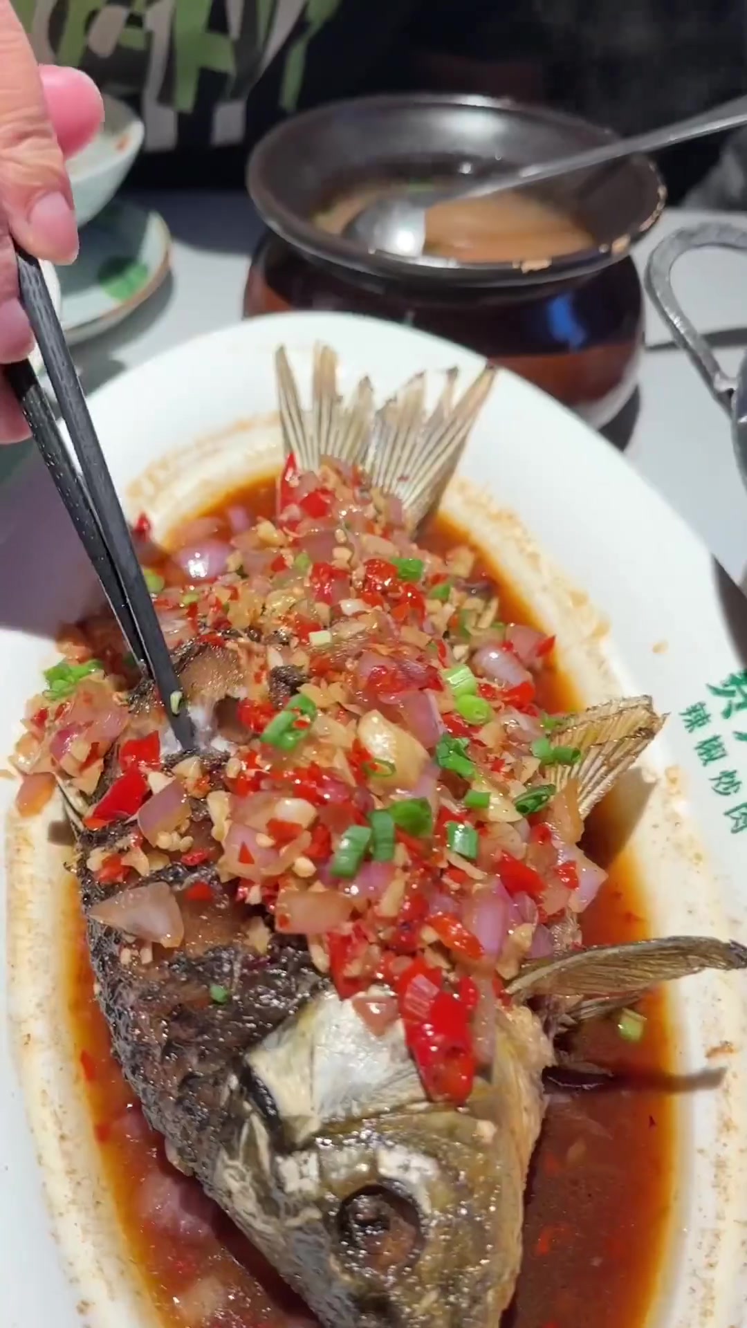 在长沙一条街就有几家费大厨,这是长沙本地人推荐的,我们今天看看味道怎样