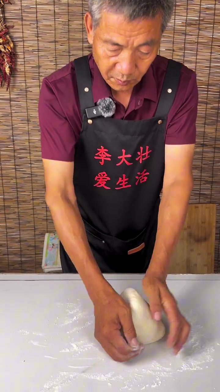 麻辣虾尾拌手擀面吃着太过瘾了