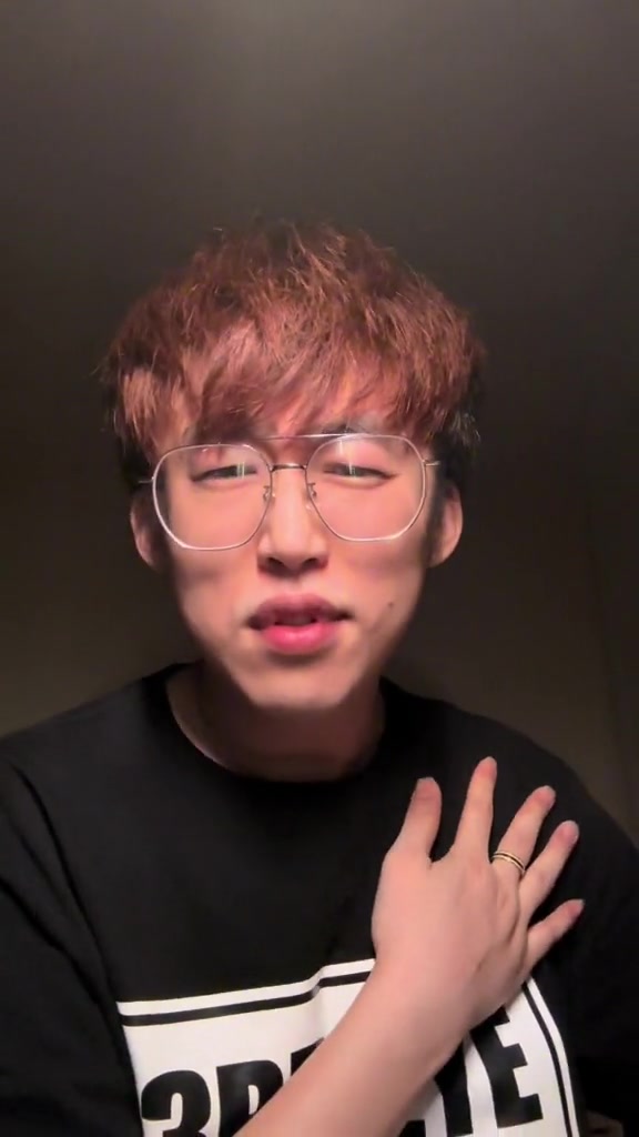 王钰栋国家队首球，身材可以啊！国足vs巴林重庆安排立大功！