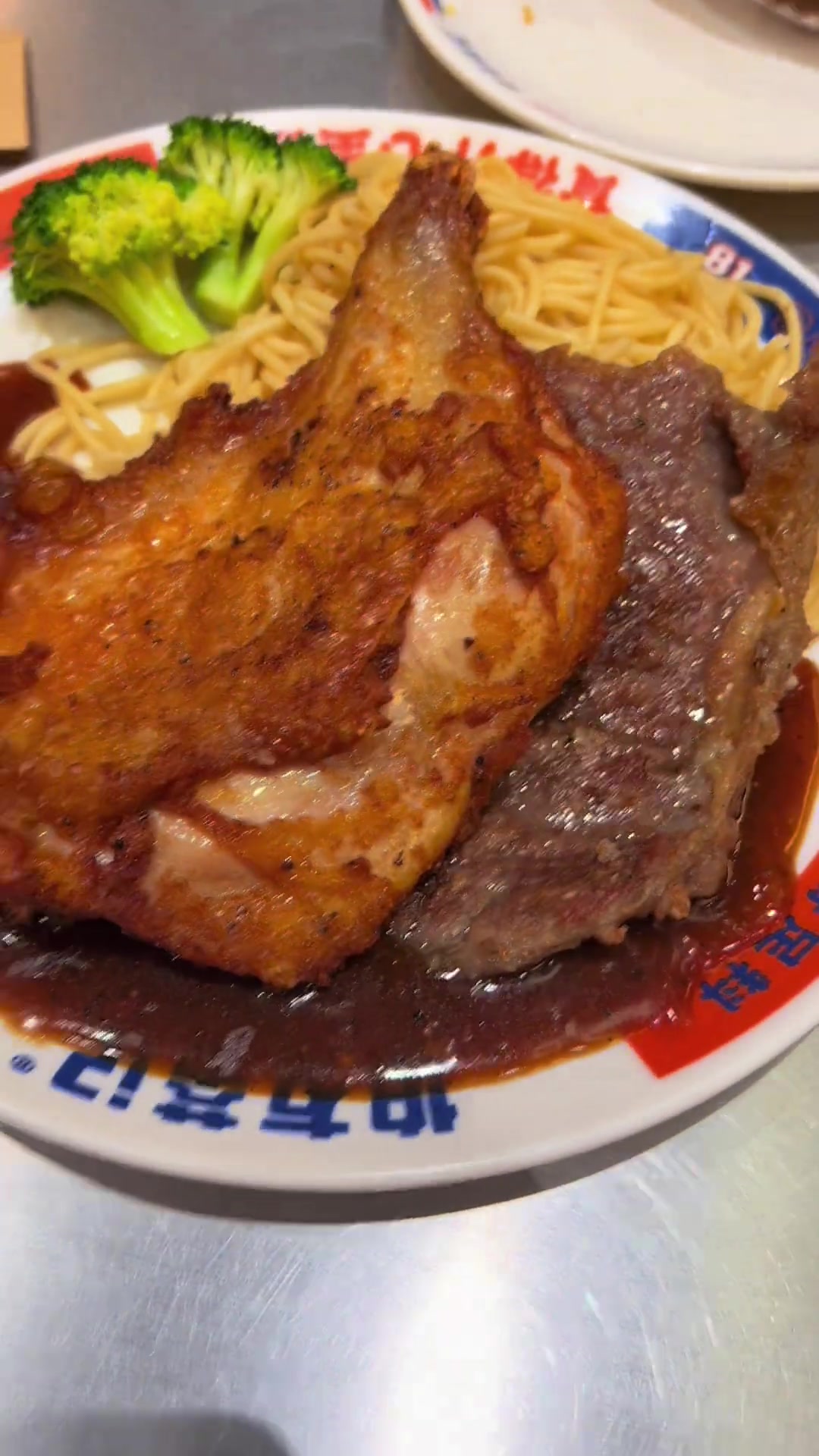 菠萝汤一轮快熬好啦，大家干杯，快来熟煎呀！