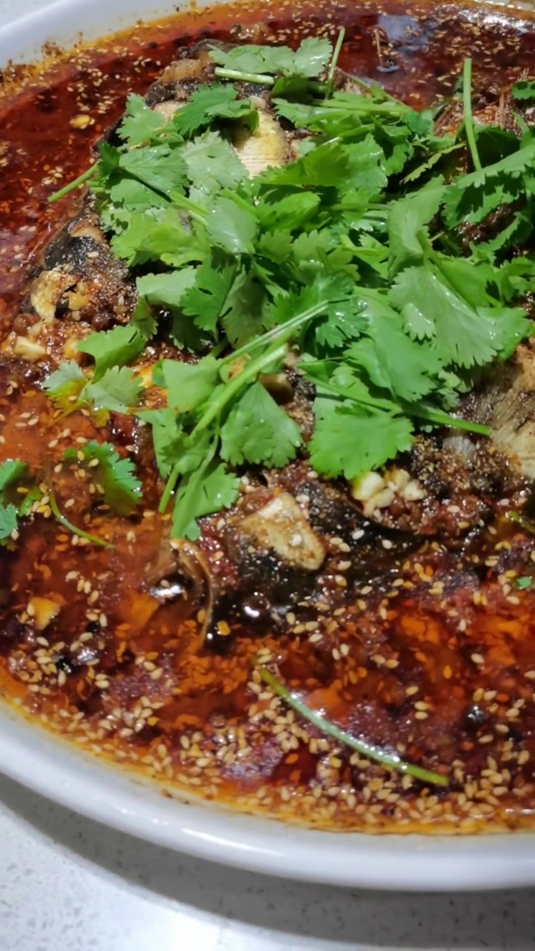 给大家分享一道麻辣鱼头的制作方法,鱼头口感软嫩麻辣鲜香,喜欢吃鱼头的收藏起来!