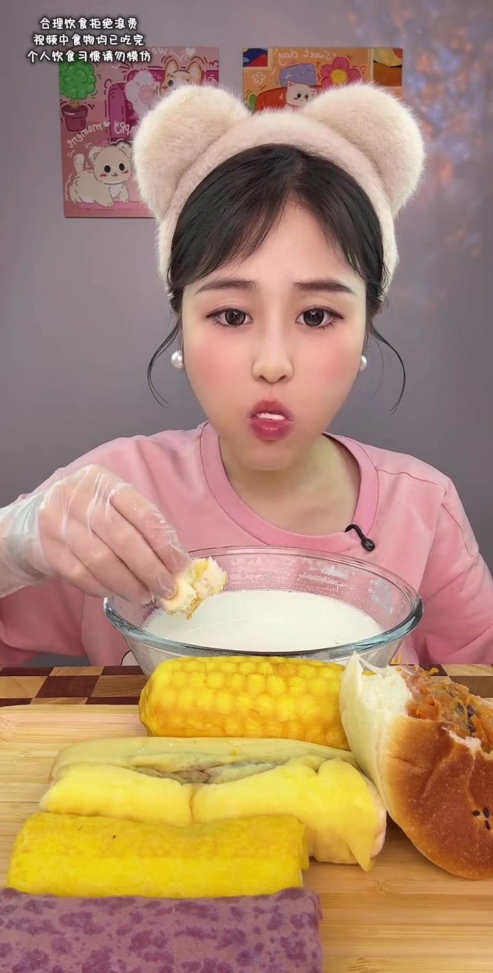 面包蘸奶，美味早餐的简单享受