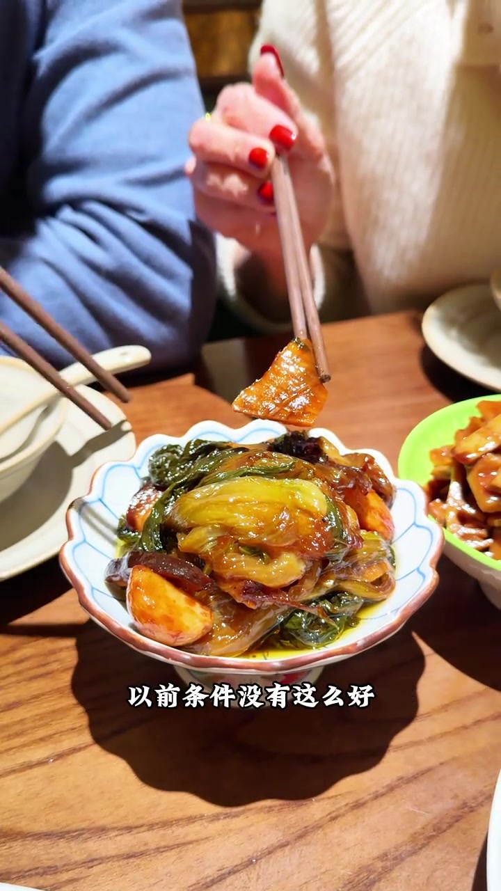 很多人对宁波菜的偏见就是又咸又臭,其实太片面了,现在的宁波菜已经改良了很多,降低了咸度,很