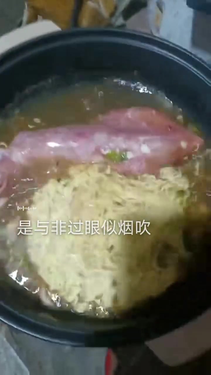 秋后细雨绵绵，堂前夜半微鼾，清风拂身微寒，心静洗刷尘凡。富有烦，穷有忧，自古人生难求全。半