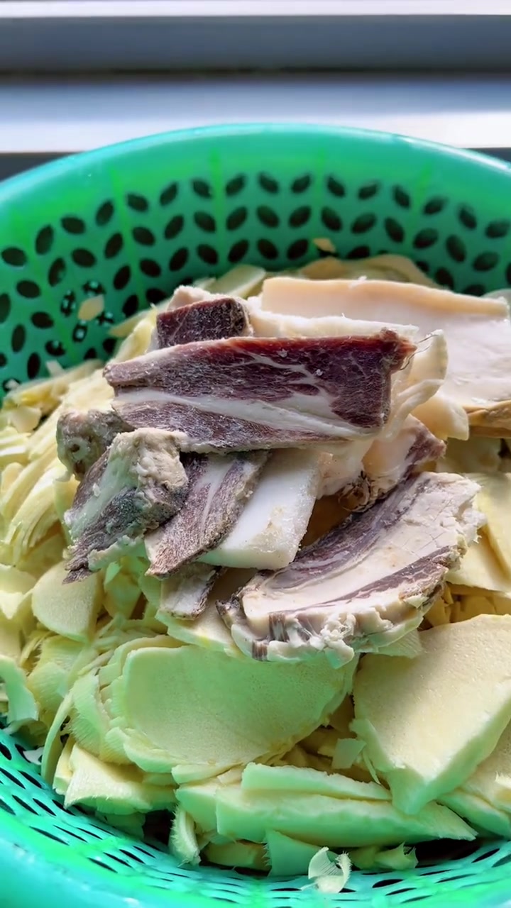 火腿炖冬笋，按排上