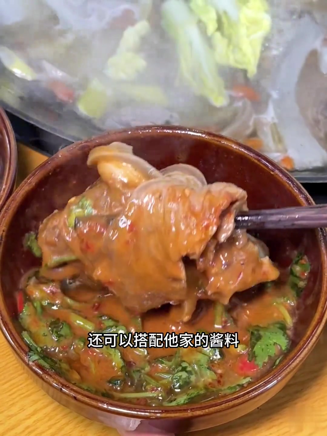 江宁大学城的吾家市井羊肉馆,吃着软呼呼的带皮羊肉,喝着羊汤,真的太惬意了