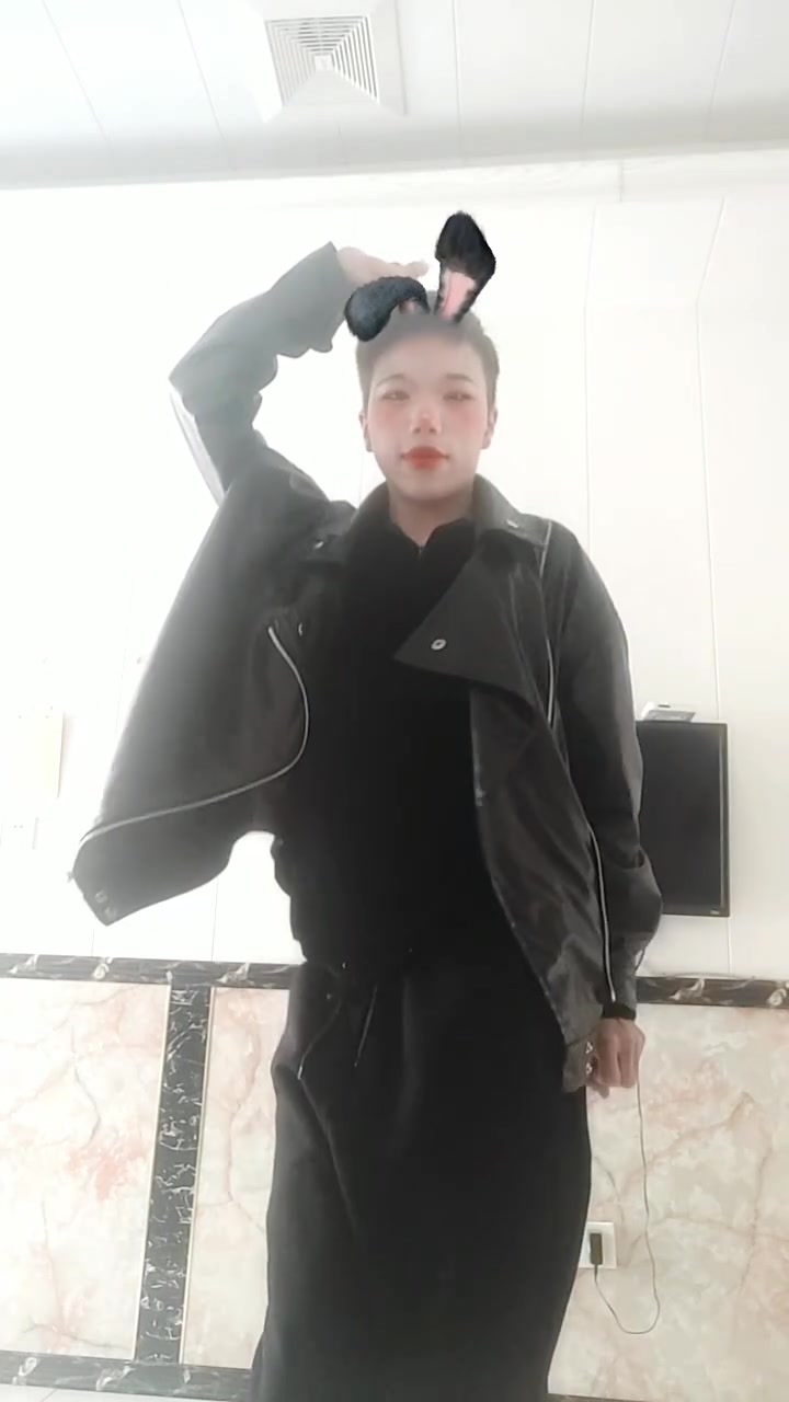 发个 更个新 简单点 艾特你列表第一给你跳 作品更个