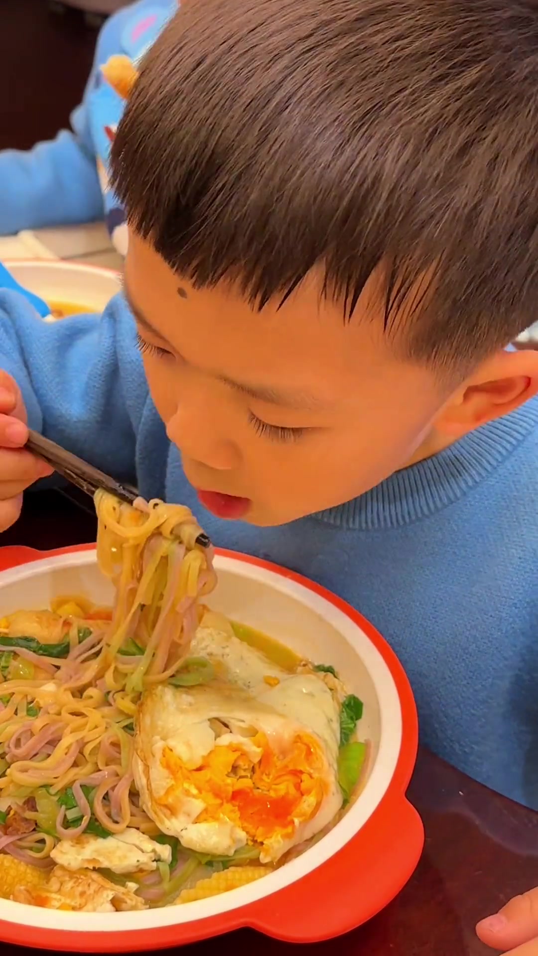 一次能炫一大盆的荷包蛋挂面汤