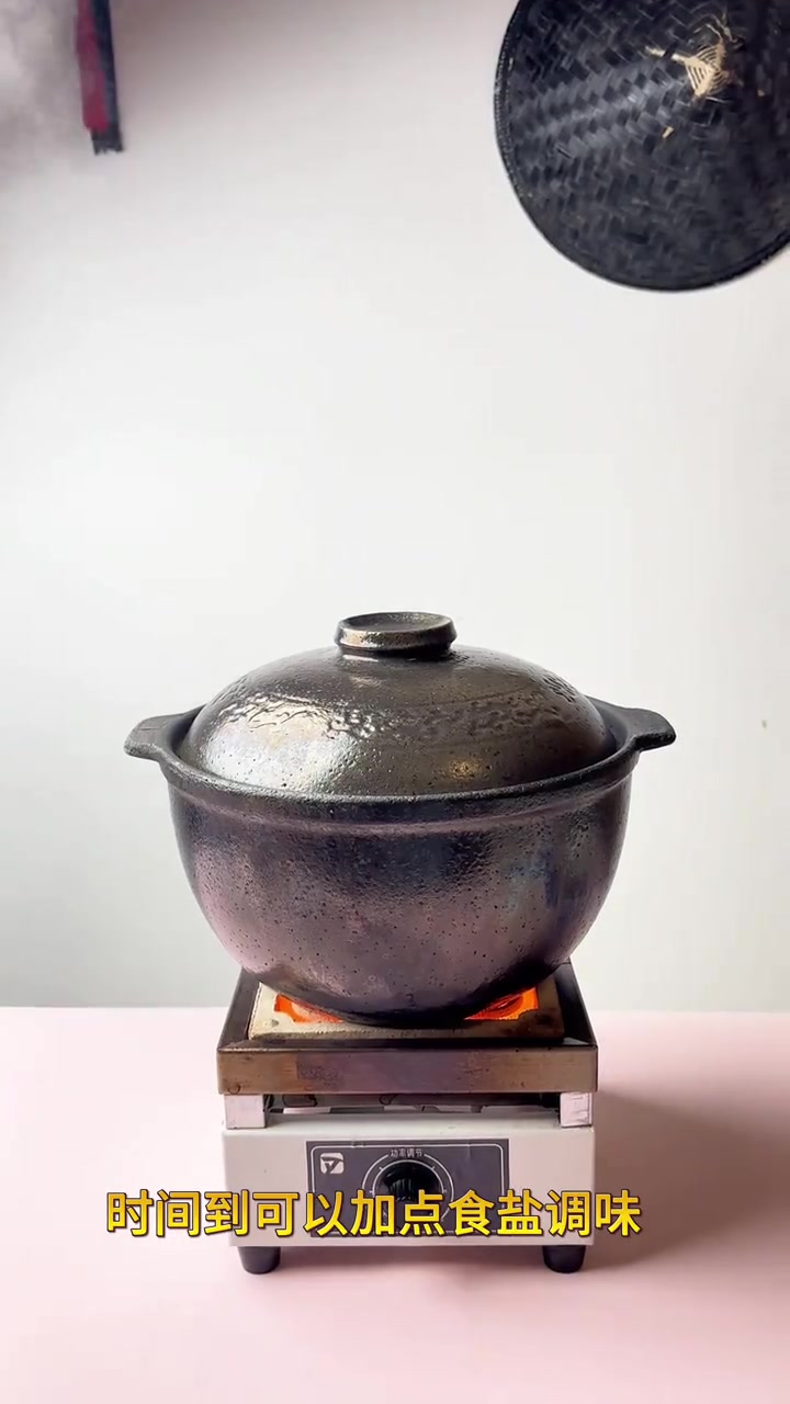 鸡腿骨炖三七解决中老年大麻烦,好喝又利腿脚