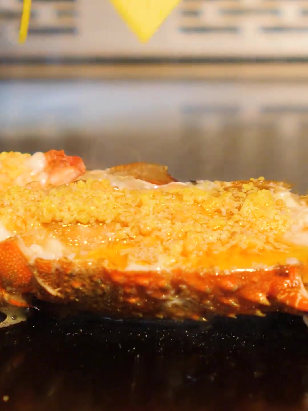 谁发明的芝士焗龙虾！超大个铺满脸芝士，拉丝超绝趁热吃