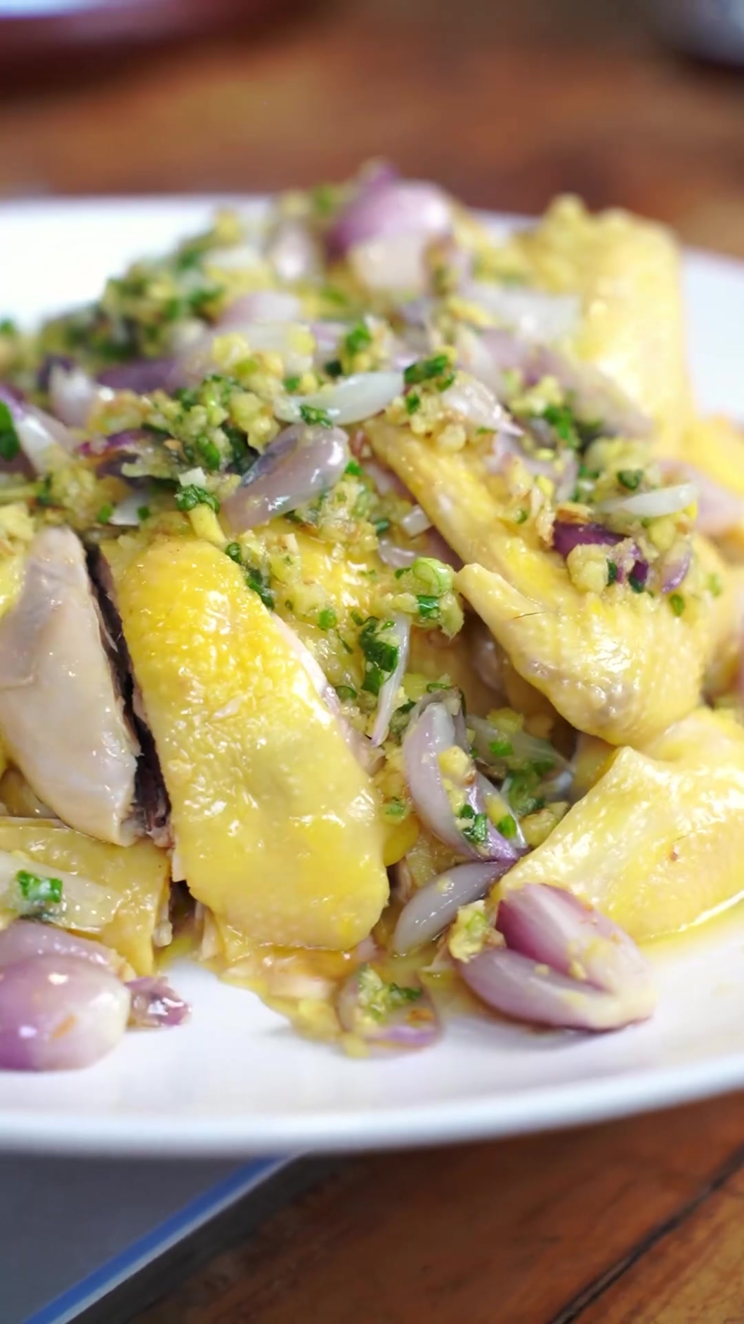 清香嫩滑的白切鸡，鲜嫩多汁，美味可口