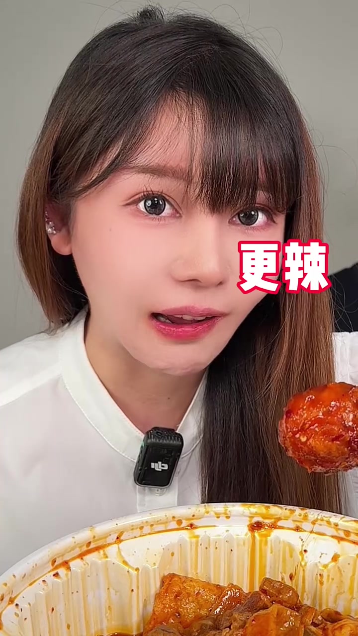 韩国老鼠人肥宅日常今天点了爆辣炸鸡和芝士年糕