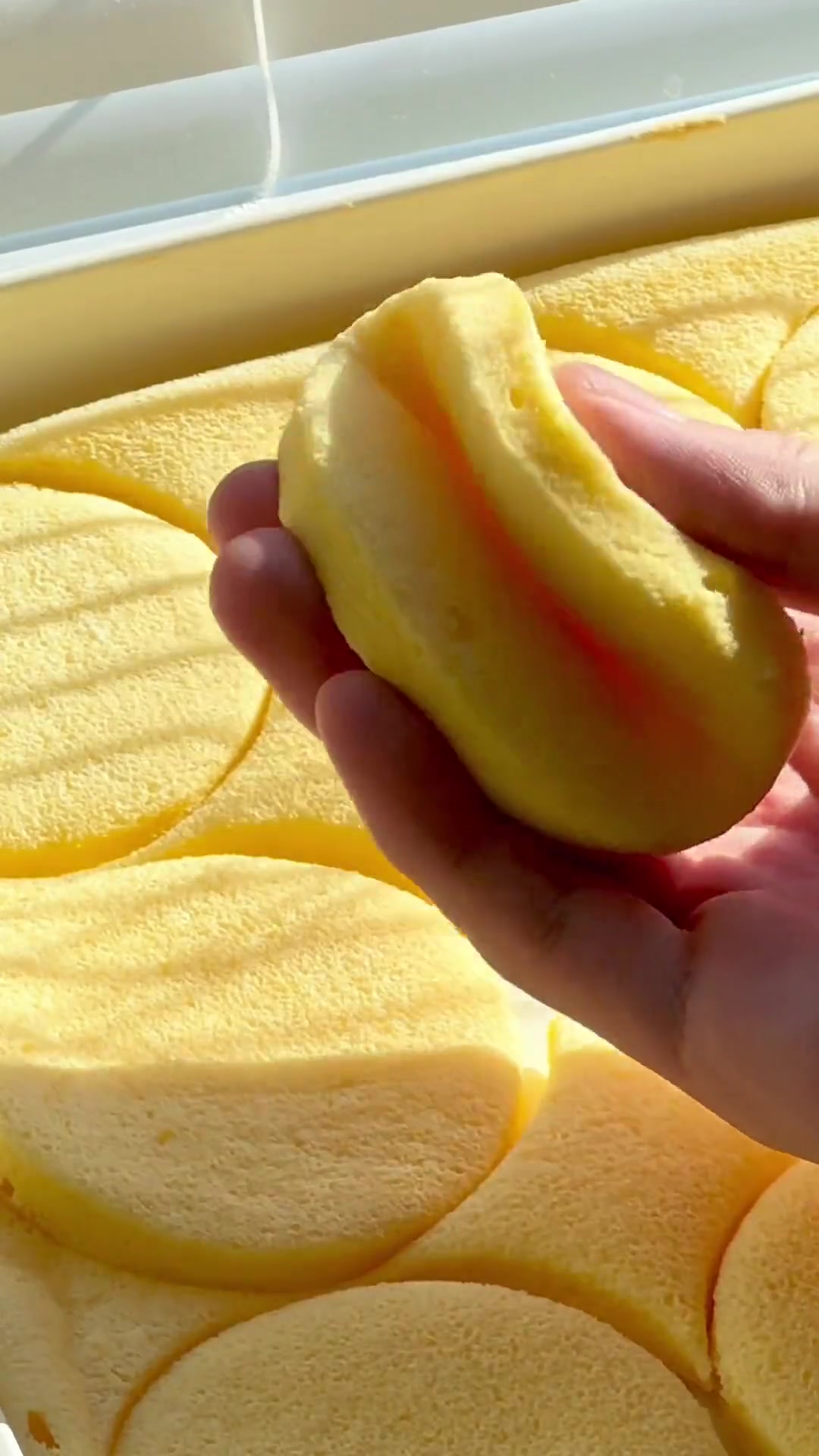 |自制奶乎乎的芋泥奶酪蛋糕杯谁能拒绝这诱人的芋泥奶酪蛋糕杯呢?