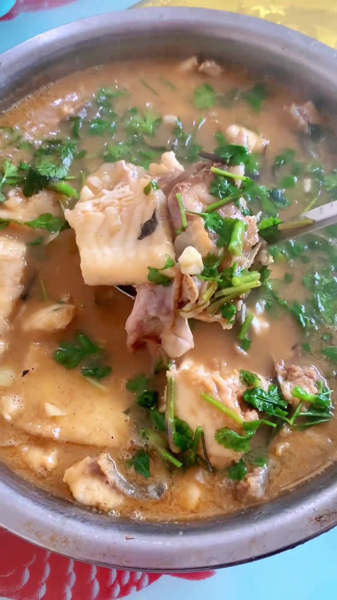 普通的地锅鱼,吃出不一样的味道