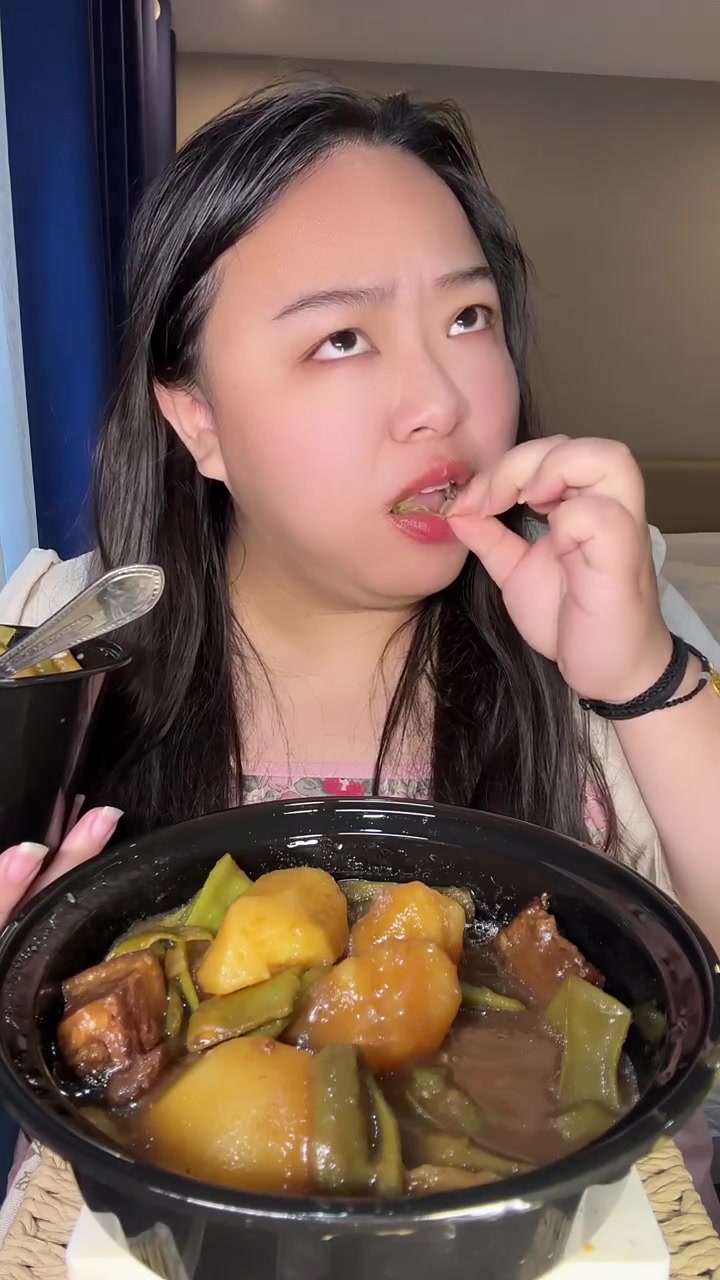 红烧肉东北大乱炖配饭，黏糊好吃到爆！