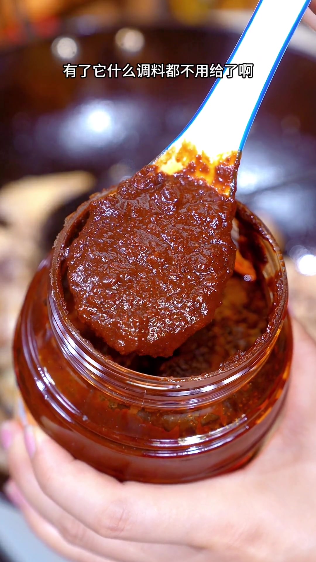 郭场火锅鸡是我们湖北当阳的一道经典特色美食,麻辣鲜香,号称鸡肉美食中的战斗机